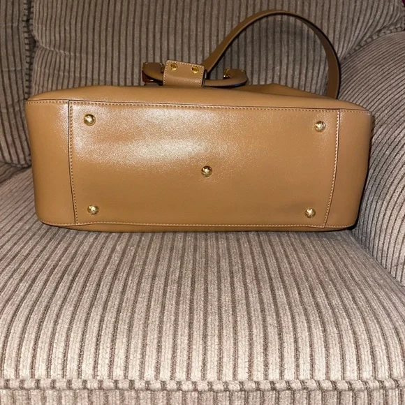Authentic FENDI Vitello Glacier Medium FF Tote in Nocciola🤩 EXCELLENT CONDITION - Picture 3 of 7